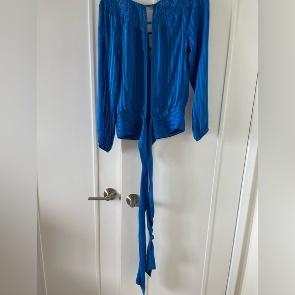 BCBG top - Picture 3 of 5